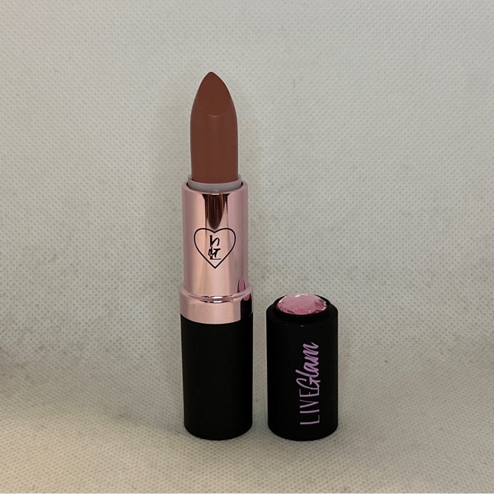 Kiss Me Lipstick Worthy